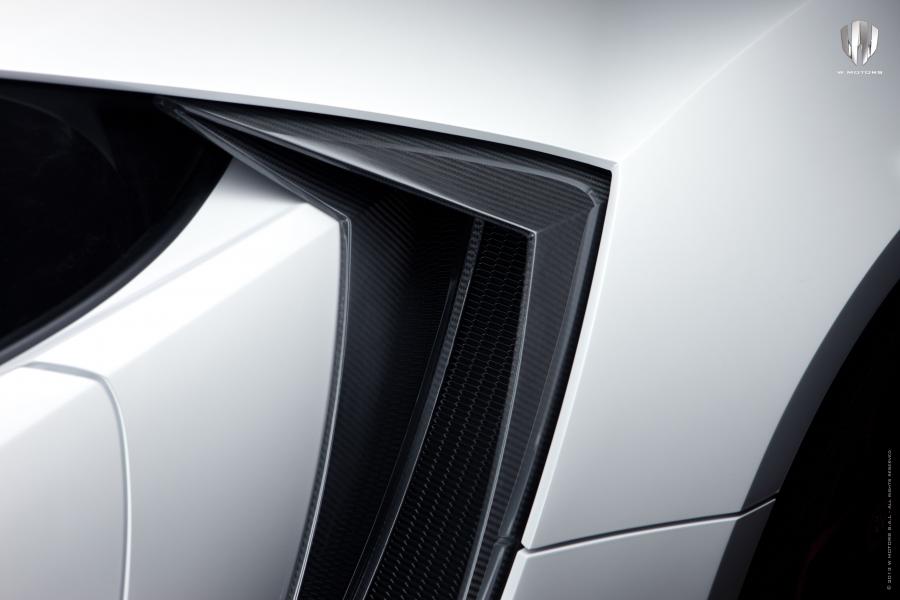 Детали экстерьера W Motors Lykan HyperSport 2013 года  (фото 6 из 15)